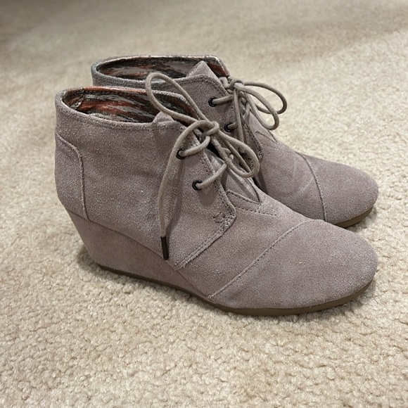 Tom’s Wedge Lace Up Bootie - Picture 3 of 5